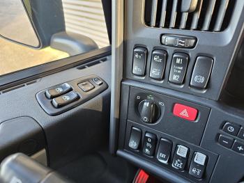 R490 / 8x2 / HMF 85 TM CRANE / WINCH / JIB